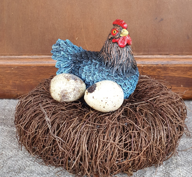Decoratie kip zittend blauw