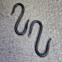 Smeedijzeren S Haak zwart