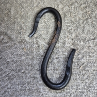 Smeedijzeren S Haak zwart