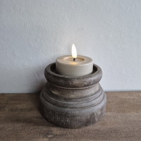 Oud houten kandelaar s