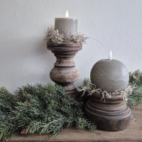 Oud houten kandelaar s