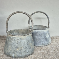 Metalen pot met hengsel