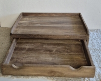 Oud houten schap met lade