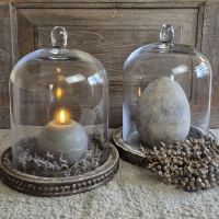 Glazen stolp op plateau