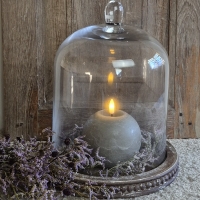 Glazen stolp op plateau