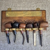 Oud pijpenrekje
