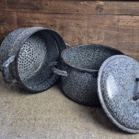 Oud emaille stoompan grijs