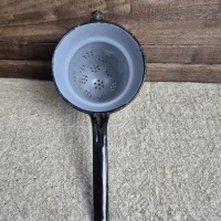 Oud emaille steelvergiet