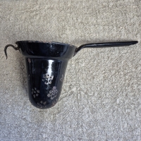 Oud emaille steelvergiet