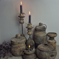 Oud houten urn pot