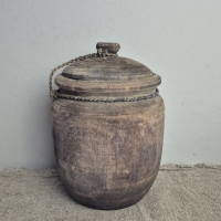 Oude houten pot met deksel L