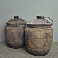 Oude houten pot met deksel L