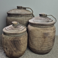 Oude houten pot met deksel XL