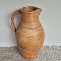 Oude greskan frans aardewerk