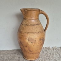 Oude greskan frans aardewerk