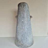 Oude zinken kolenkit