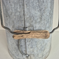 Oude zinken kolenkit