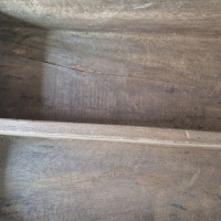 Oud houten wandrek
