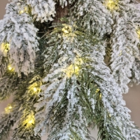 Kunstkerstboom met verlichting